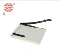 Резак для бумаги сабельный Yunguang YG-BPS-03 B4  с фиксатором металл